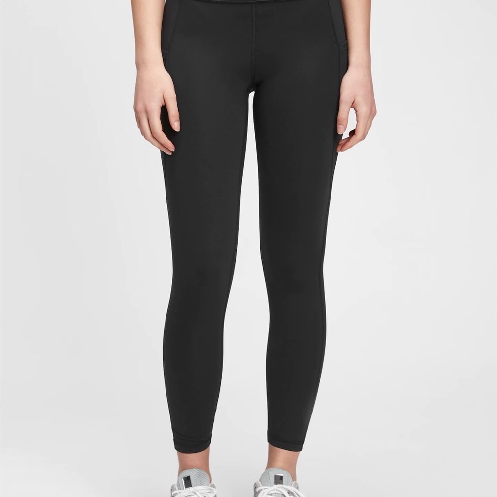 NWT GAP GFAST  leggings True Black